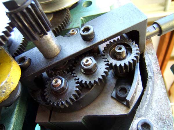 Фото токарного верстата Універсал-3М Універсал-3М Фото токарного верстата